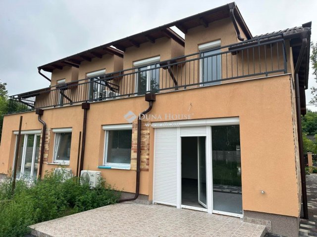 Eladó ikerház, Gödön 245 M Ft, 10 szobás / költözzbe.hu