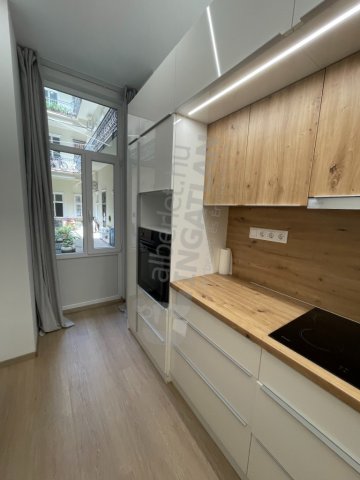 Kiadó téglalakás, albérlet, Budapesten, VI. kerületben