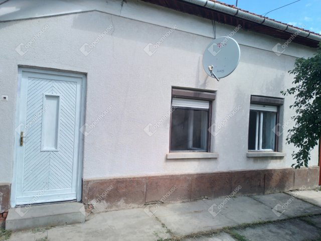 Eladó családi ház, Tótkomlóson 6.9 M Ft, 3 szobás