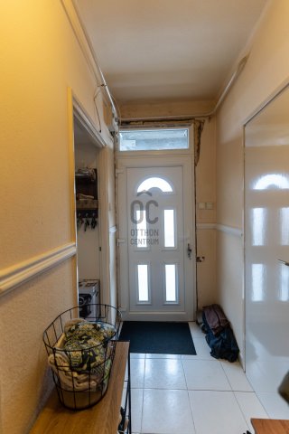 Eladó téglalakás, Abonyban 35 M Ft, 3 szobás