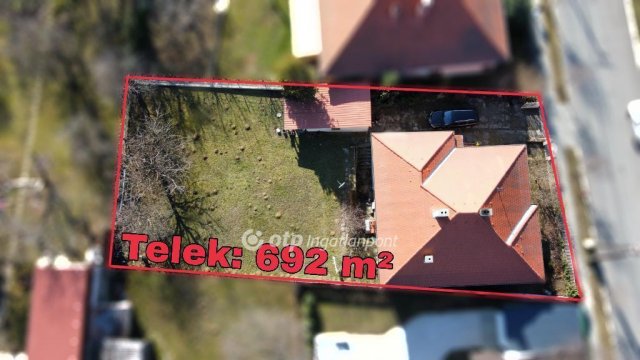 Eladó családi ház, Veszprémben 85.8 M Ft, 3+2 szobás