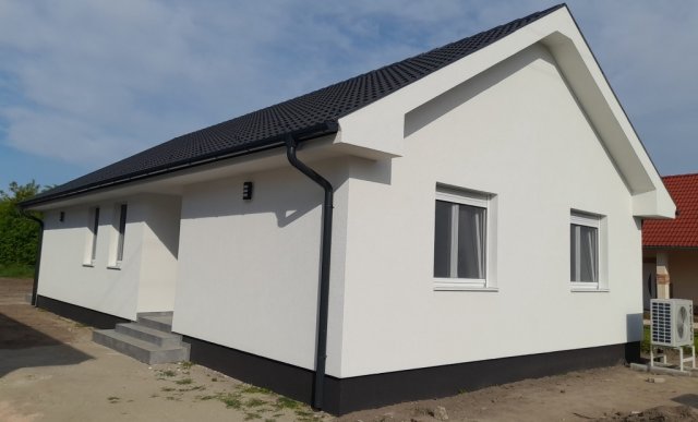 Eladó családi ház, Abában 62.7 M Ft, 4 szobás