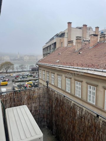 Kiadó téglalakás, albérlet, Budapesten, V. kerületben, 3 szobás