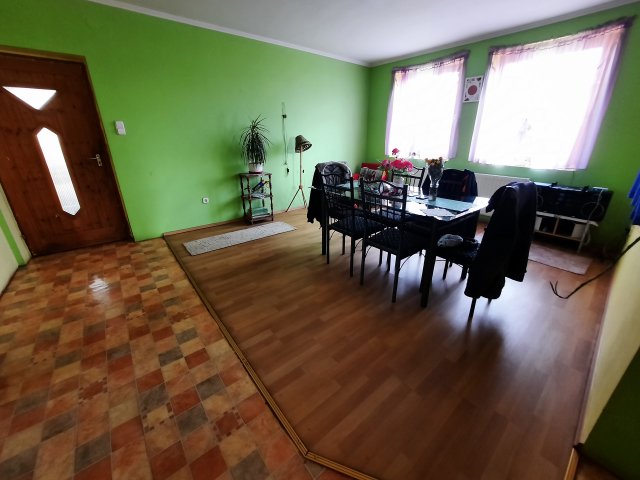 Eladó családi ház, Kiskunfélegyházán 28.5 M Ft, 4 szobás