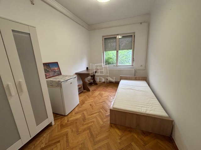 Kiadó családi ház, albérlet, Komáromban 450 E Ft / hó