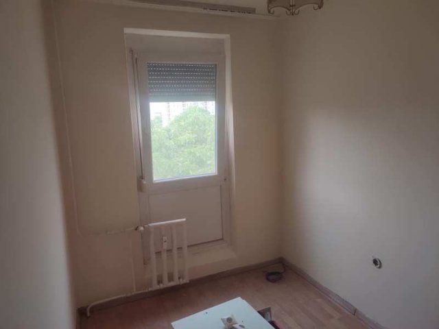 Kiadó panellakás, albérlet, Pécsett 130 E Ft / hó, 1+1 szobás