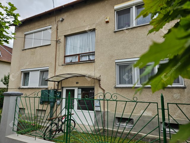 Eladó téglalakás, Győrött 53 M Ft, 3 szobás