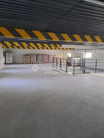 Eladó üzlethelyiség, Szentlőrincen 150 M Ft