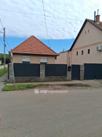 Eladó családi ház, Hatvanban 75 M Ft / költözzbe.hu