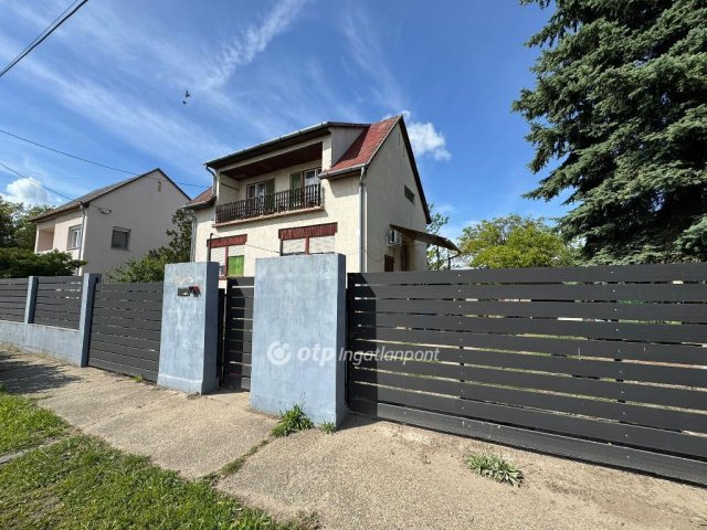 Eladó családi ház, Szigetújfalun 70 M Ft, 5 szobás