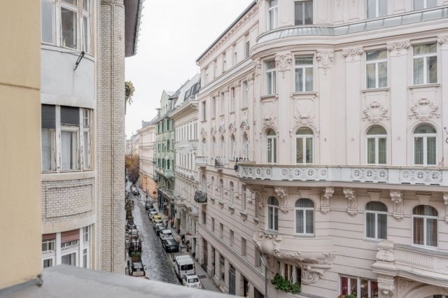 Eladó téglalakás, Budapesten, V. kerületben 380 M Ft, 4 szobás