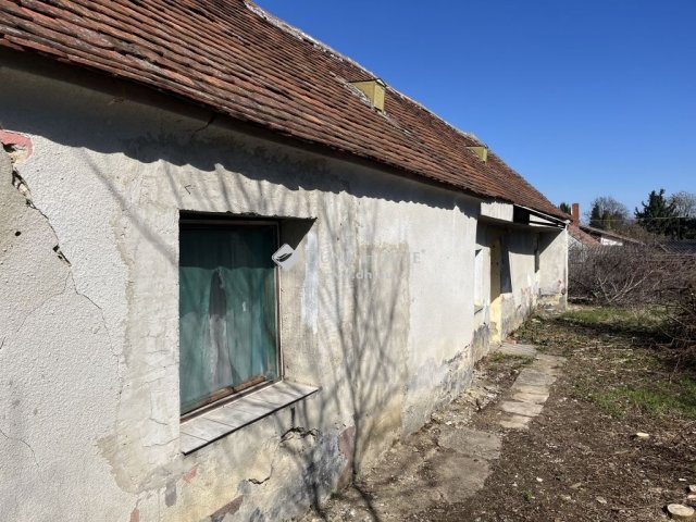 Eladó családi ház, Gércén 3.99 M Ft, 2 szobás
