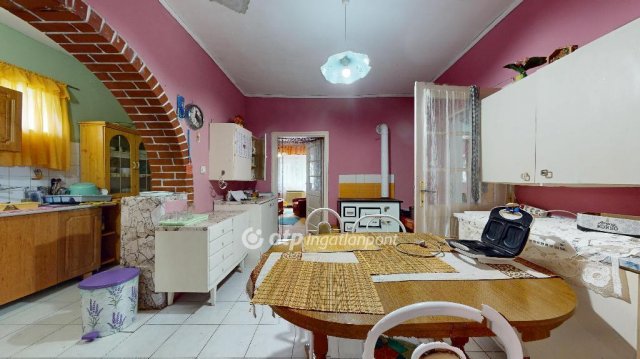 Eladó családi ház, Polgáron 13 M Ft, 3 szobás