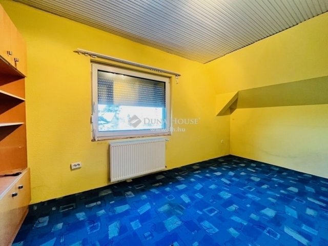 Eladó családi ház, Tápiószecsőn 54.9 M Ft, 5 szobás