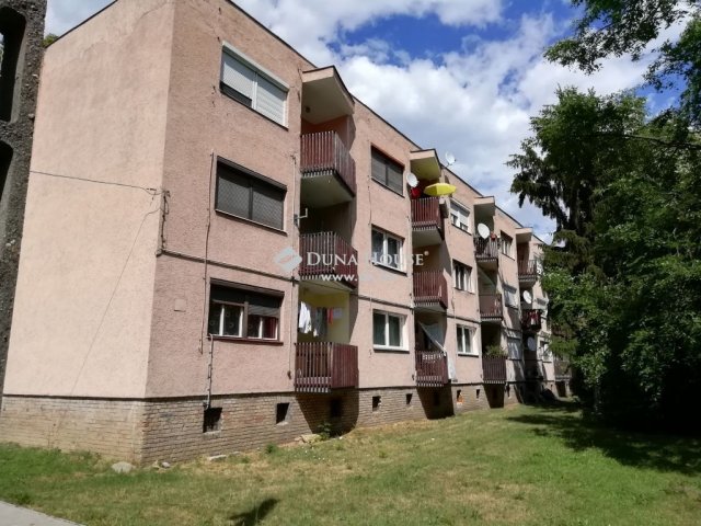 Eladó téglalakás, Mohácson, Pécsi úton 15.5 M Ft, 2 szobás