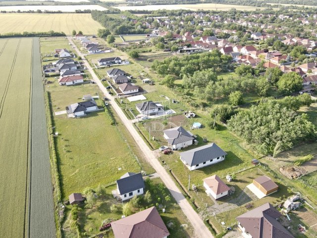 Eladó családi ház, Atkáron 52.5 M Ft, 4 szobás