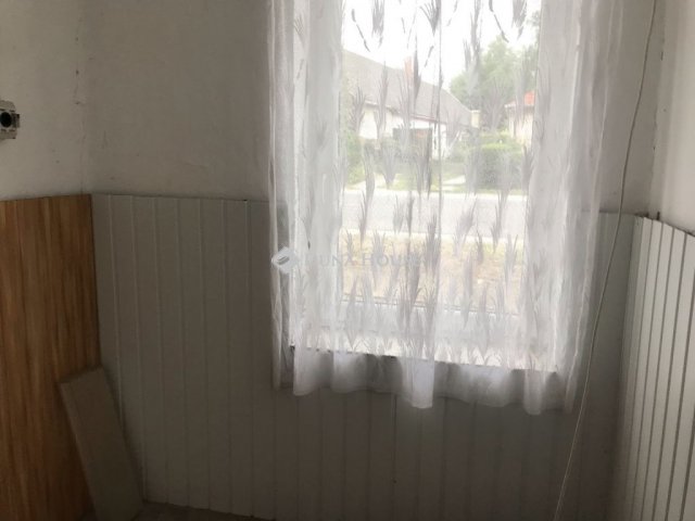 Eladó üzlethelyiség, Enyingen 24 M Ft / költözzbe.hu