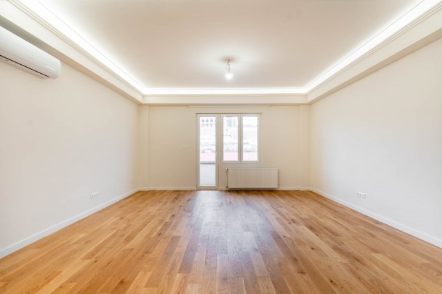 Eladó téglalakás, Budapesten, I. kerületben, Krisztina körúton