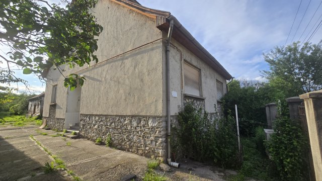 Eladó családi ház, Parasznyán 19 M Ft, 4 szobás