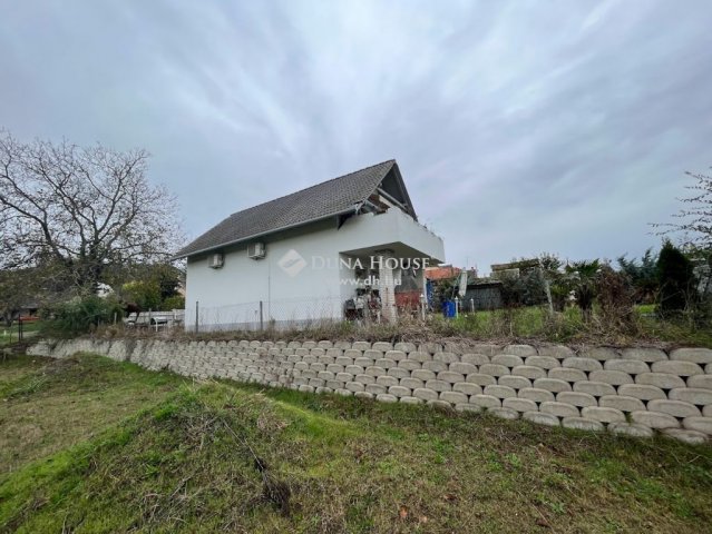 Eladó családi ház, Dunaszekcsőn 38.9 M Ft, 4 szobás