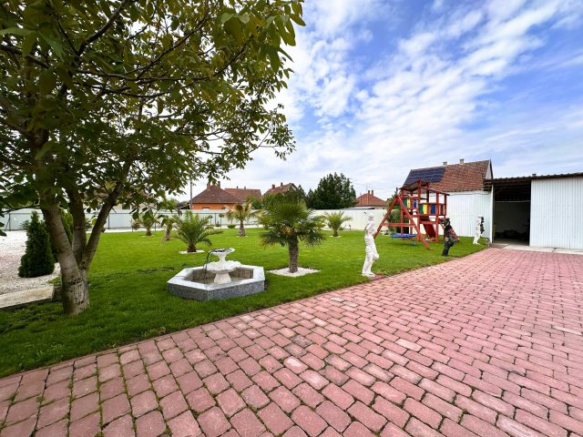 Eladó családi ház, Sarkadon 40 M Ft, 4 szobás