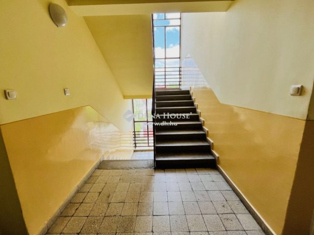 Eladó téglalakás, Monoron 45 M Ft, 2 szobás