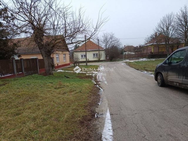 Eladó telek, Újszászon 4.5 M Ft / költözzbe.hu
