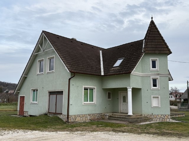 Eladó családi ház, Balatonszőlősön 95 M Ft, 6 szobás