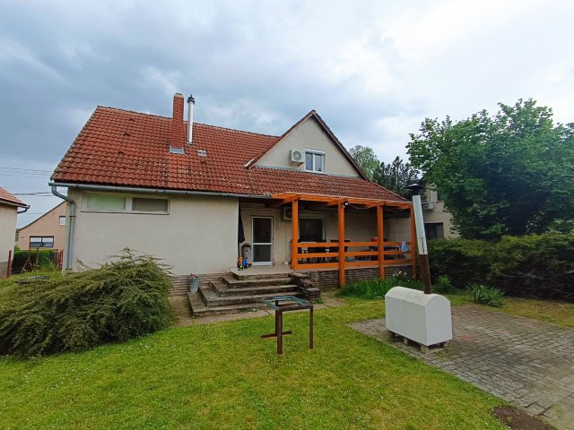 Eladó családi ház, Hőgyészen, Erdélyi utcában 25.9 M Ft