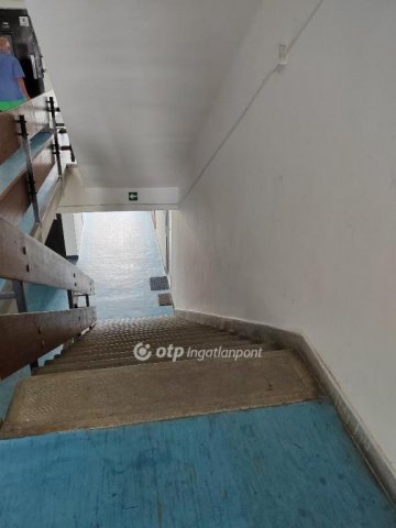 Eladó panellakás, Salgótarjánban 18.7 M Ft, 1+1 szobás