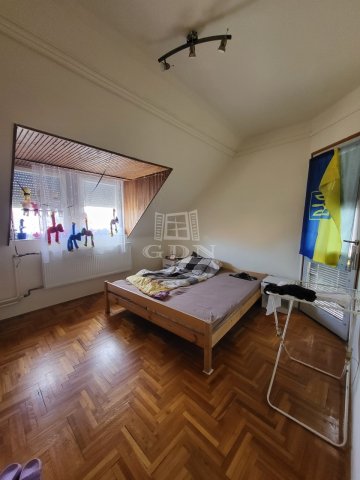 Eladó családi ház, Sárváron 53 M Ft, 6 szobás