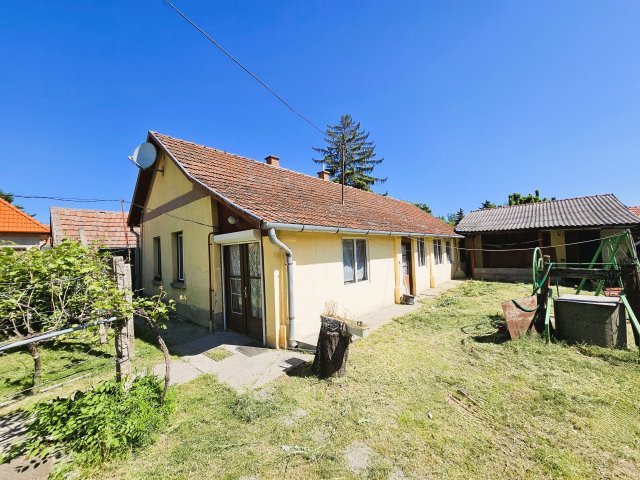 Eladó családi ház, Kiskunhalason 27.9 M Ft, 3 szobás