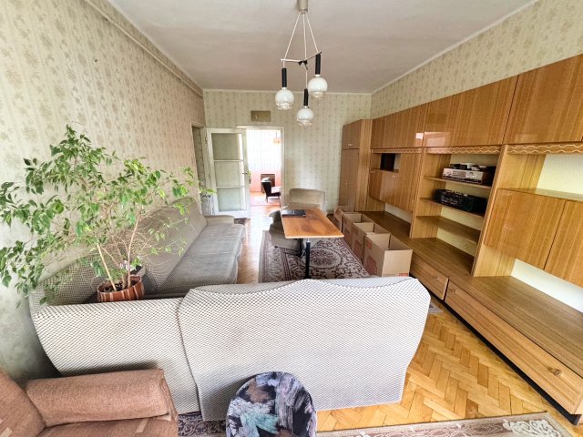 Eladó téglalakás, Székesfehérvárott, Horvát István utcában