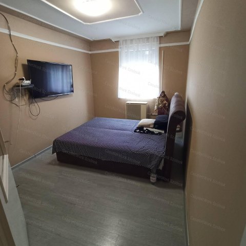 Eladó családi ház, Újszászon 18 M Ft, 4+1 szobás
