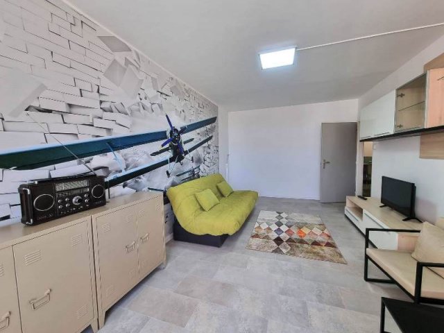 Kiadó panellakás, albérlet, Pécsett 250 E Ft / hó, 3 szobás