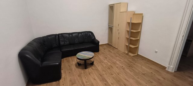 Kiadó téglalakás, albérlet, VI. kerületben, Nagymező utcában