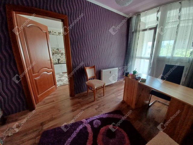 Eladó téglalakás, Debrecenben 49.9 M Ft, 4 szobás