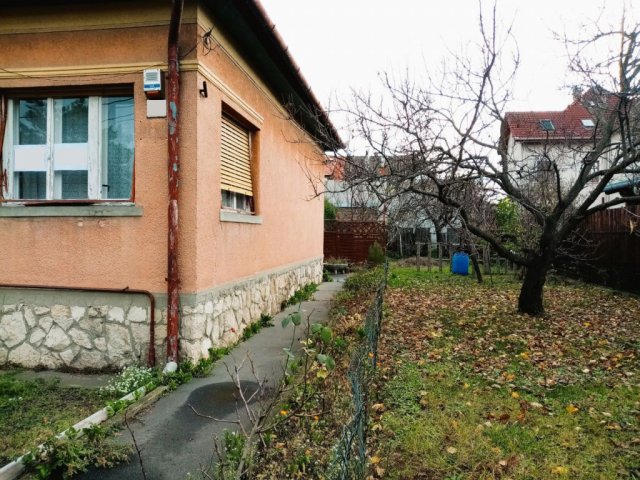 Eladó családi ház, Budapesten, XV. kerületben, Bánkút utcában