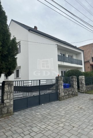 Kiadó családi ház, albérlet, Komáromban 650 E Ft / hó