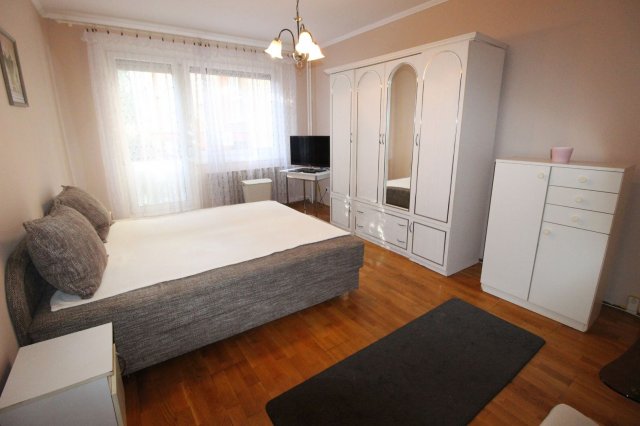 Eladó panellakás, Győrött 41.5 M Ft, 4 szobás