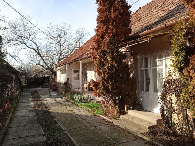 Eladó családi ház, Domoszlón, Jókai Mór utcában 10.9 M Ft