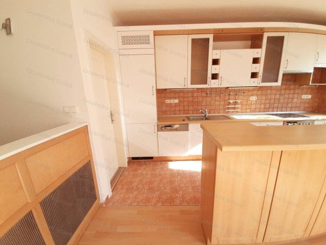 Kiadó téglalakás, albérlet, Szolnokon 180 E Ft / hó, 2+1 szobás