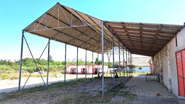 Eladó ipari ingatlan, Mezőkovácsházán 130 M Ft