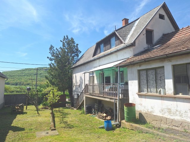 Eladó családi ház, Márianosztrán 39 M Ft, 4 szobás