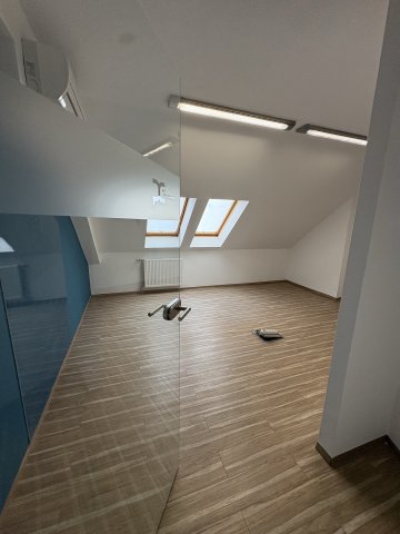 Eladó iroda, Pécsett 130 M Ft, 4 szobás / költözzbe.hu