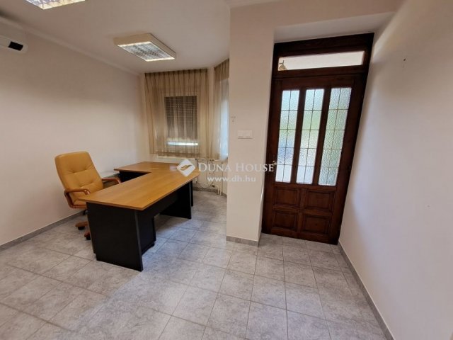 Eladó családi ház, Kecskeméten 145 M Ft, 7 szobás