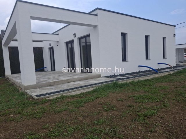 Eladó családi ház, Gencsapátiban 99.9 M Ft, 3 szobás