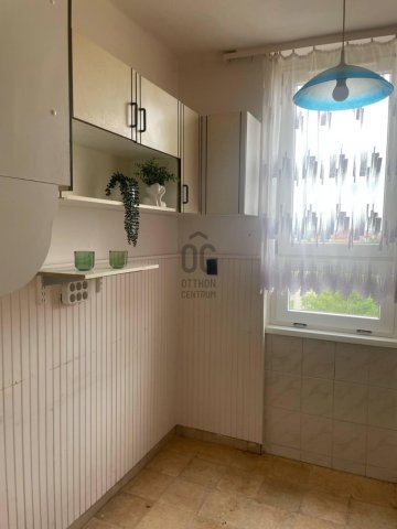 Eladó téglalakás, Veszprémben 40 M Ft, 2 szobás