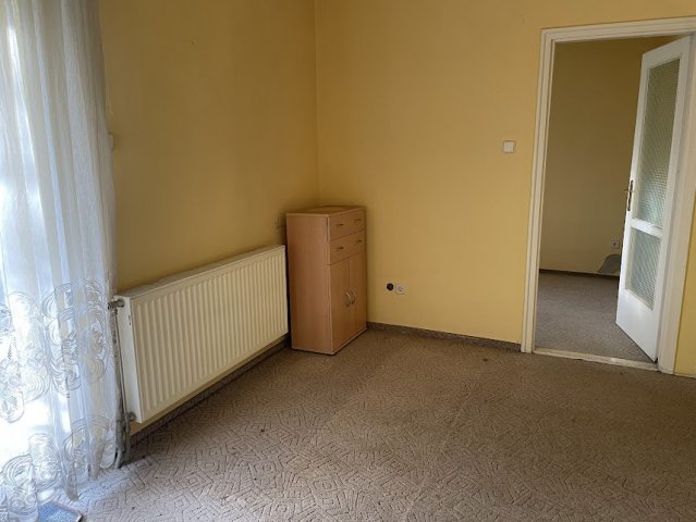 Eladó téglalakás, Nyíregyházán, Szarvas utcában 33 M Ft