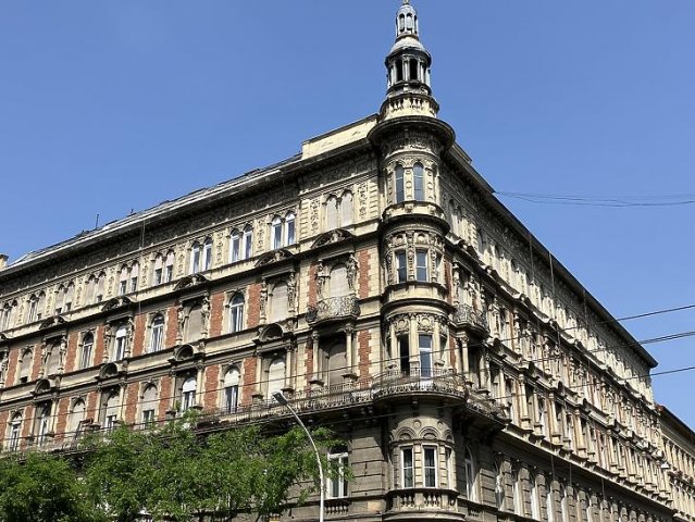 Eladó téglalakás, Budapesten, VI. kerületben 52.9 M Ft, 3 szobás
